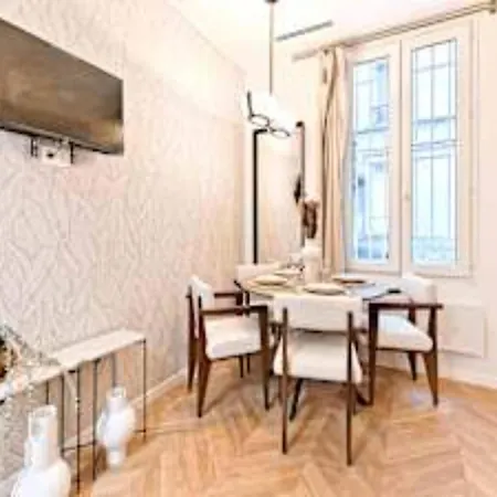 New Flat With Ac Porte Maillot Arc De Triomphe Parigi
