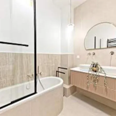 New Flat With Ac Porte Maillot Arc De Triomphe Appartamento